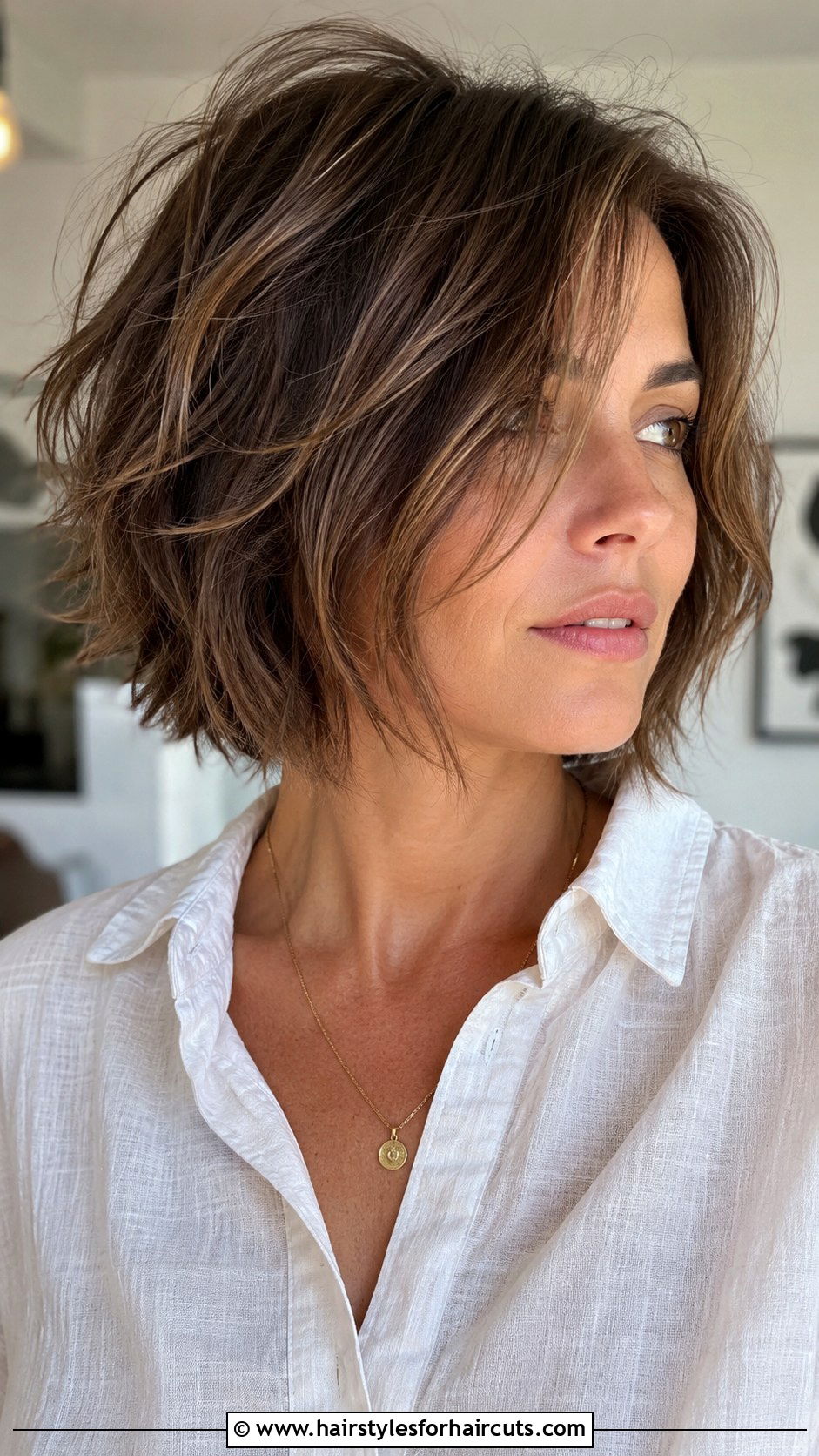 Messy Layered Bob - 25 short hairstyles for thick hair over 70 - 25 short hairstyles for thick hair over 70
