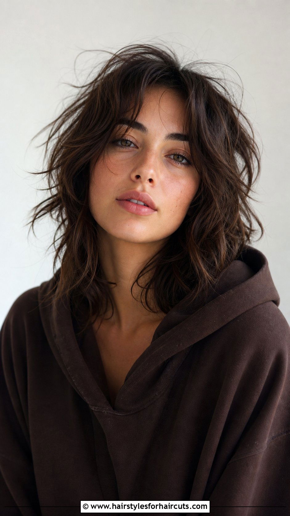 Messy Layered Medium Haircut - 25 haircuts for medium length hair with layers - 25 haircuts for medium length hair with layers