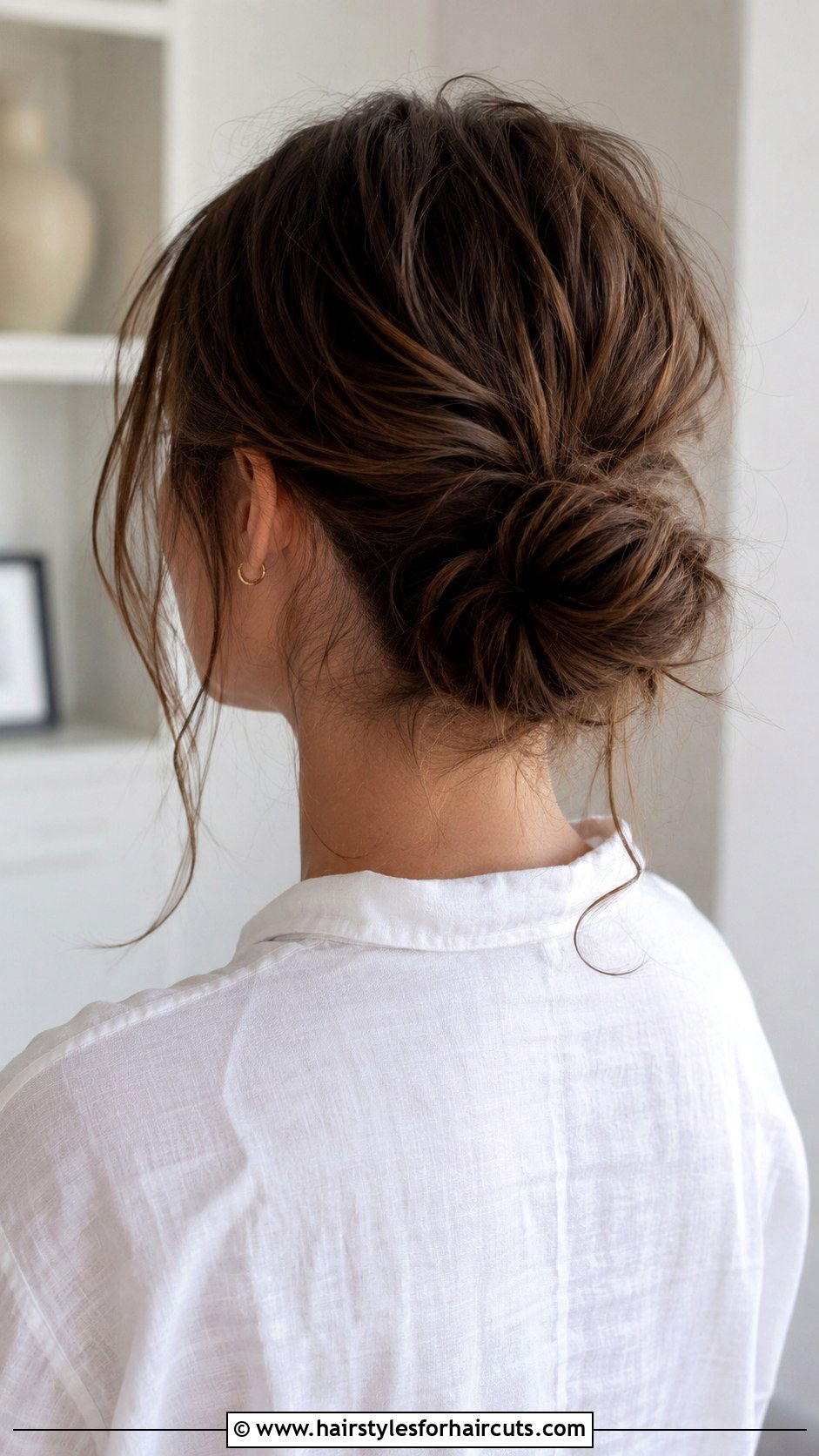 Messy Low Bun For Medium Hair - 25 easy bun hairstyles for medium hair - 25 easy bun hairstyles for medium hair