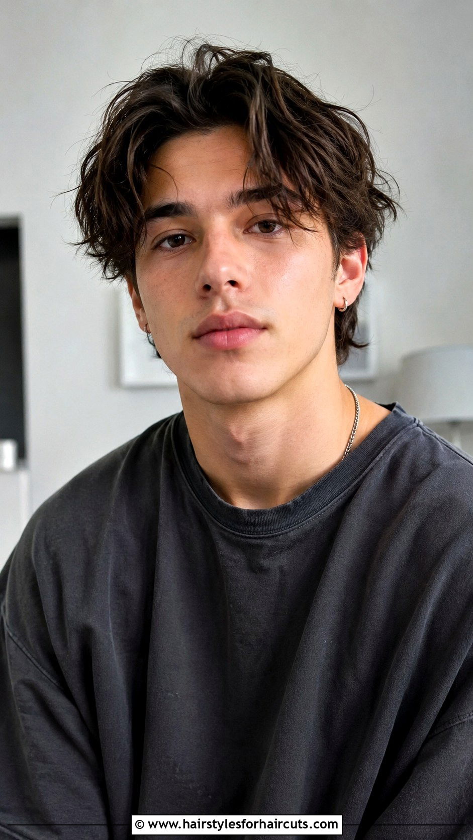 Messy Middle Part Haircut - 25 hair clay hairstyles - 25 hair clay hairstyles