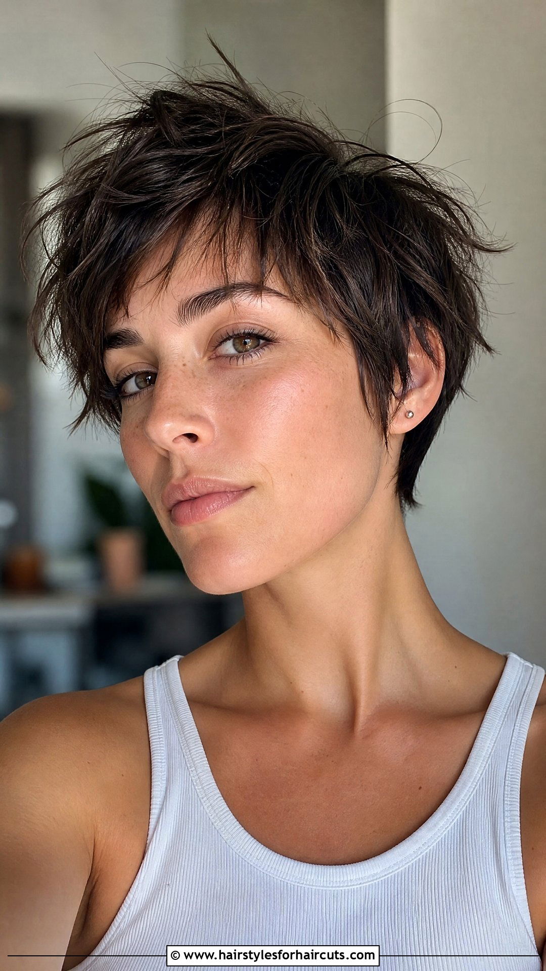 Messy Pixie Haircut - 25 short haircuts for women with thinning hair - 25 short haircuts for women with thinning hair