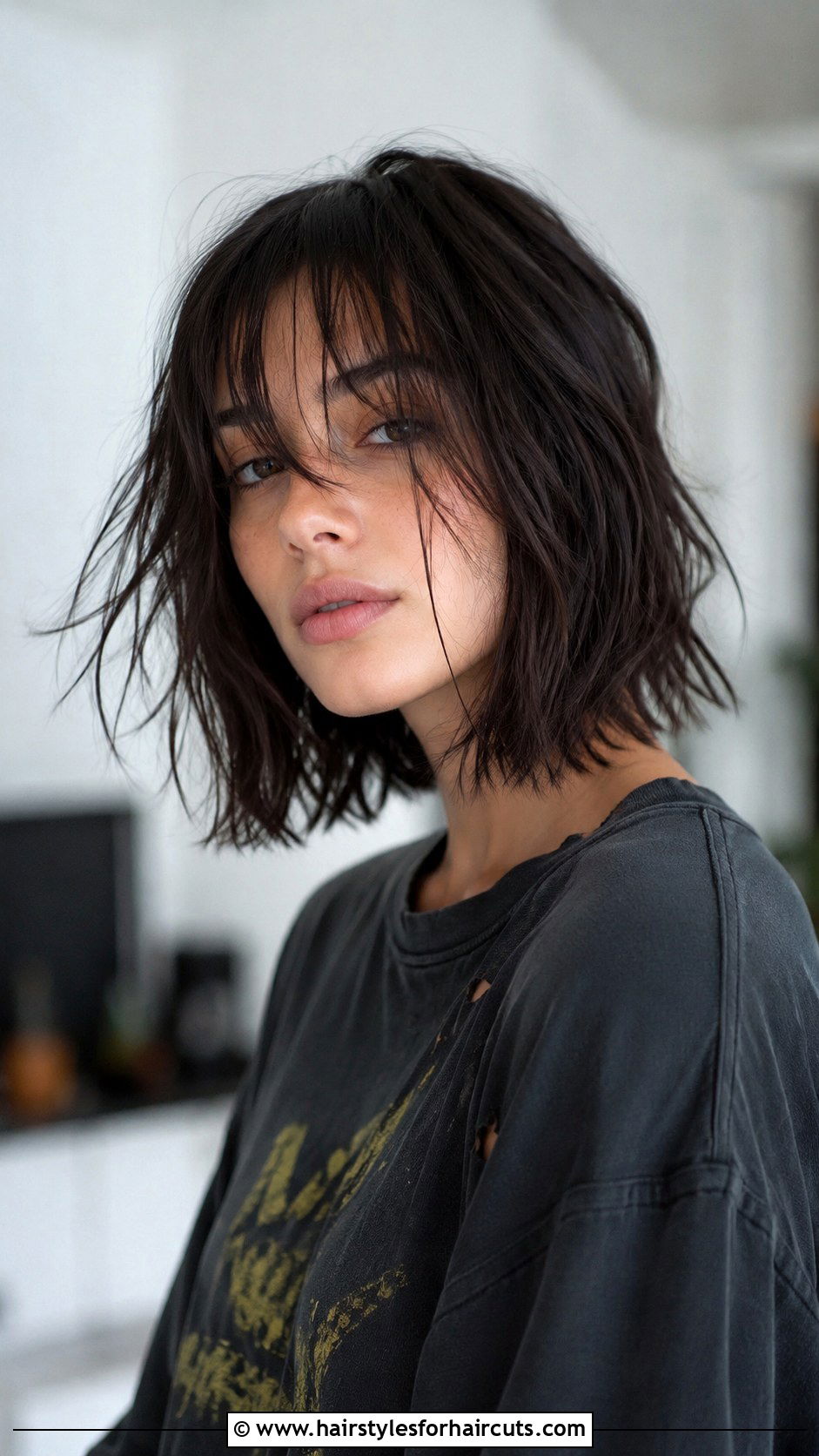 Messy Razor Cut Lob - 25 choppy edgy haircuts for medium length hair - 25 choppy edgy haircuts for medium length hair