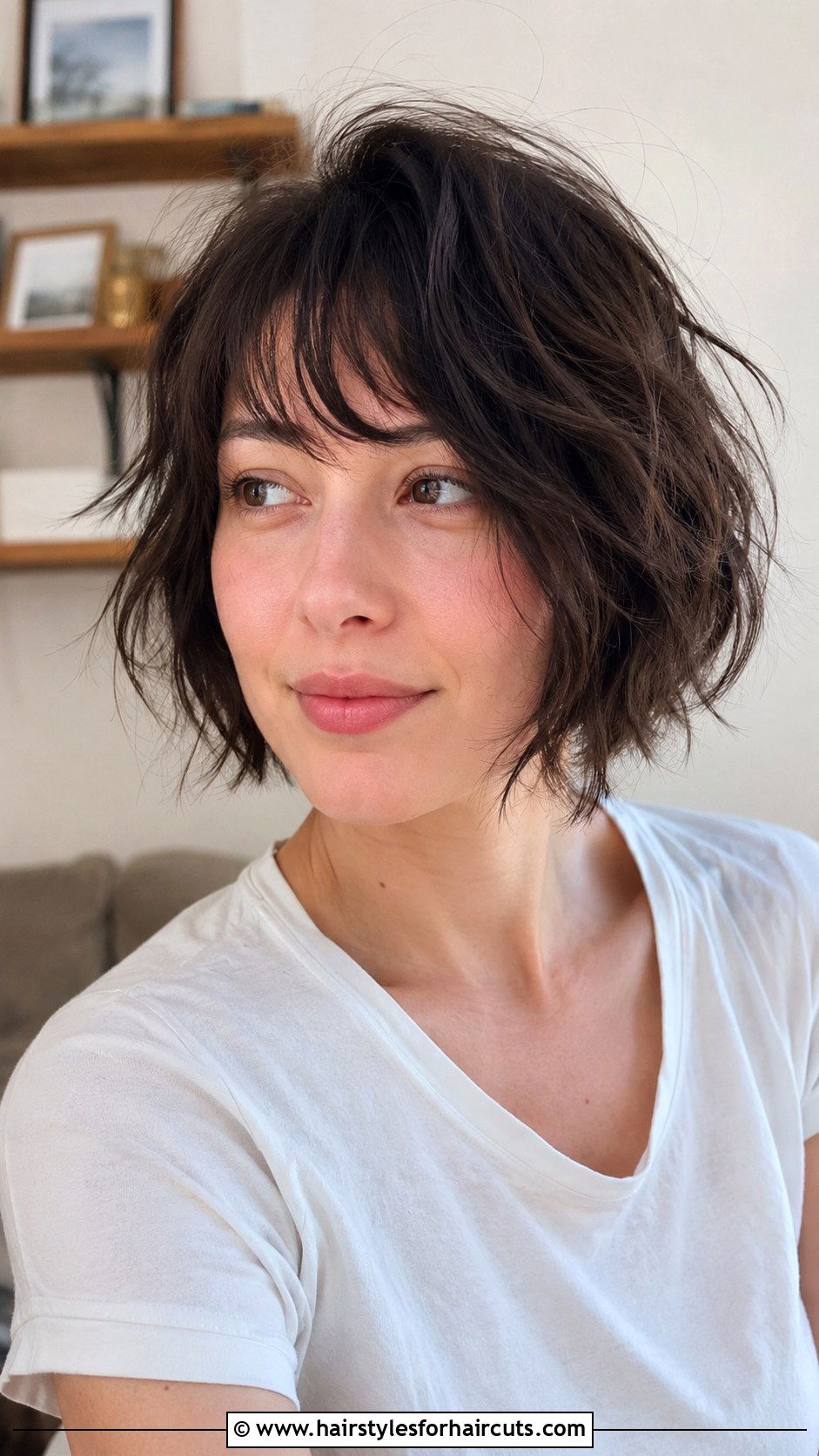 Messy Short Bob - 25 short hairstyles for thinning hair women - 25 short hairstyles for thinning hair women