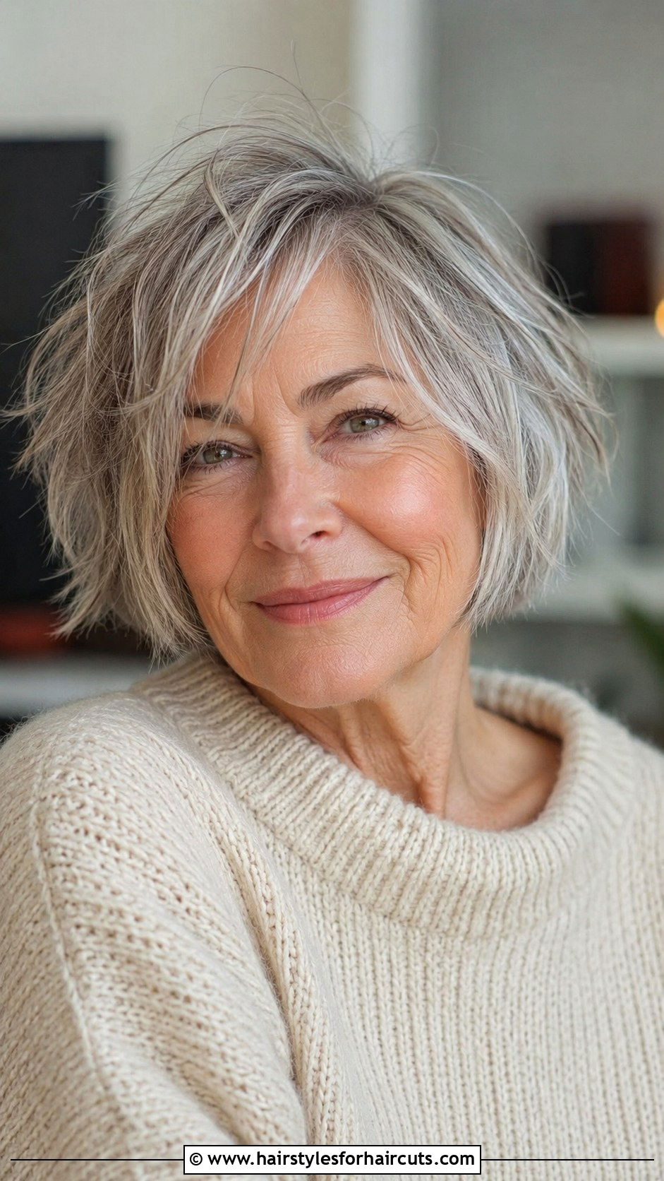 Messy Short Bob - 25 short hairstyles for women over sixty - 25 short hairstyles for women over sixty
