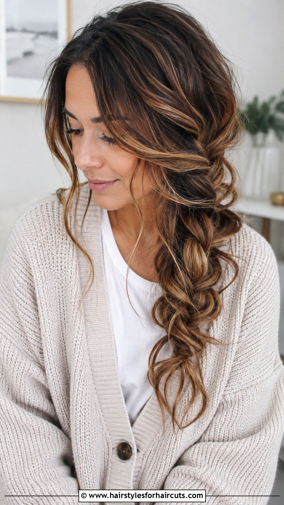 Messy Side Braid Loose Curls - 25 cute hairstyles for loose curly hair - 25 cute hairstyles for loose curly hair