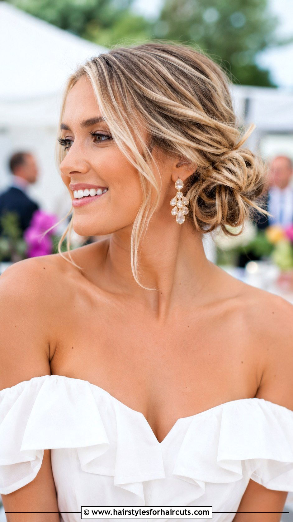 Messy Side Bun - 25 bridesmaid hairstyles - 25 bridesmaid hairstyles