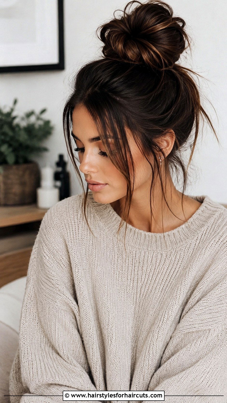 Messy Top Knot - 25 dance hairstyles for short hair - 25 dance hairstyles for short hair