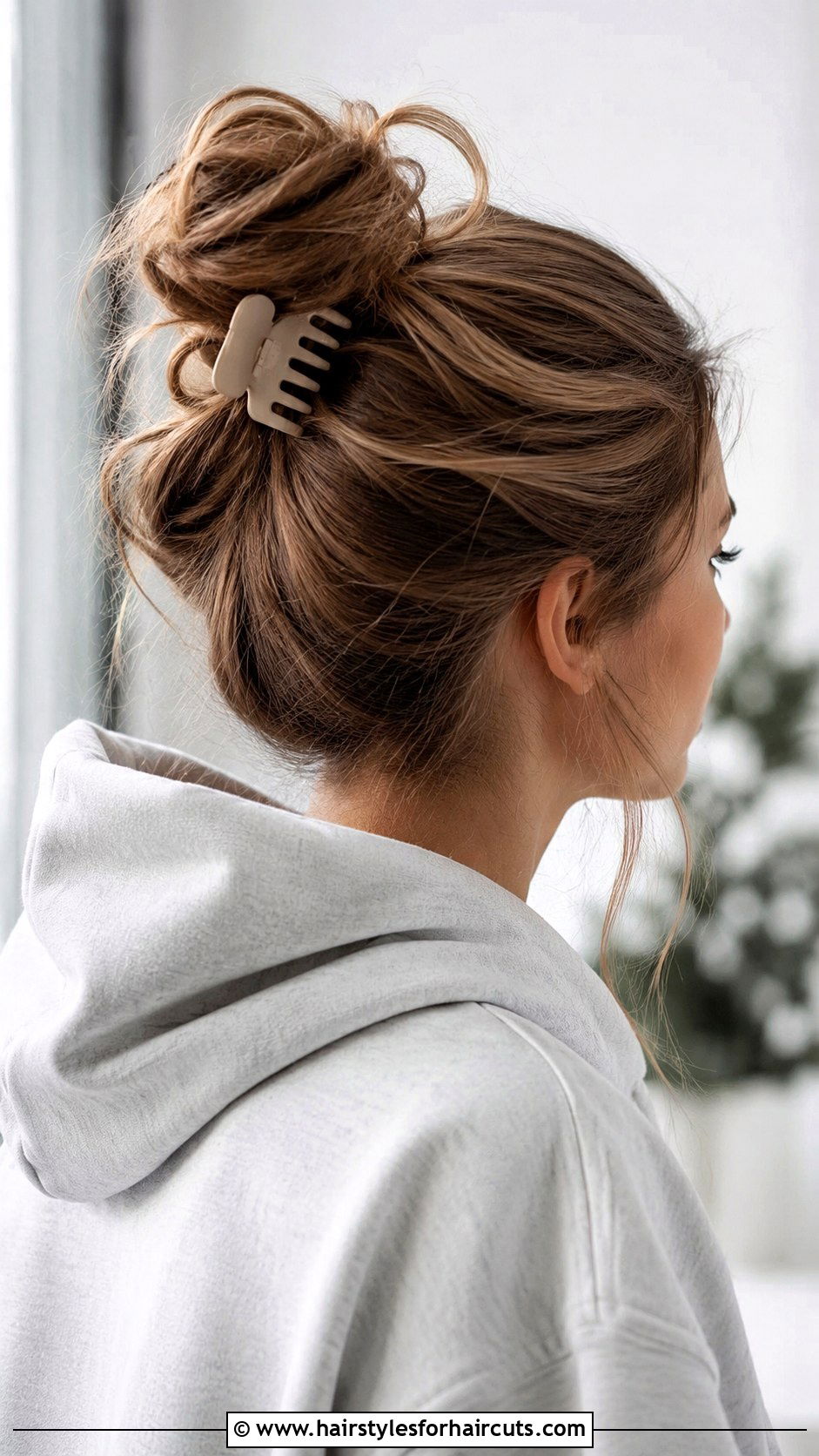 Messy Top Knot With Hair Comb - 25 hairstyles with hair comb - 25 hairstyles with hair comb