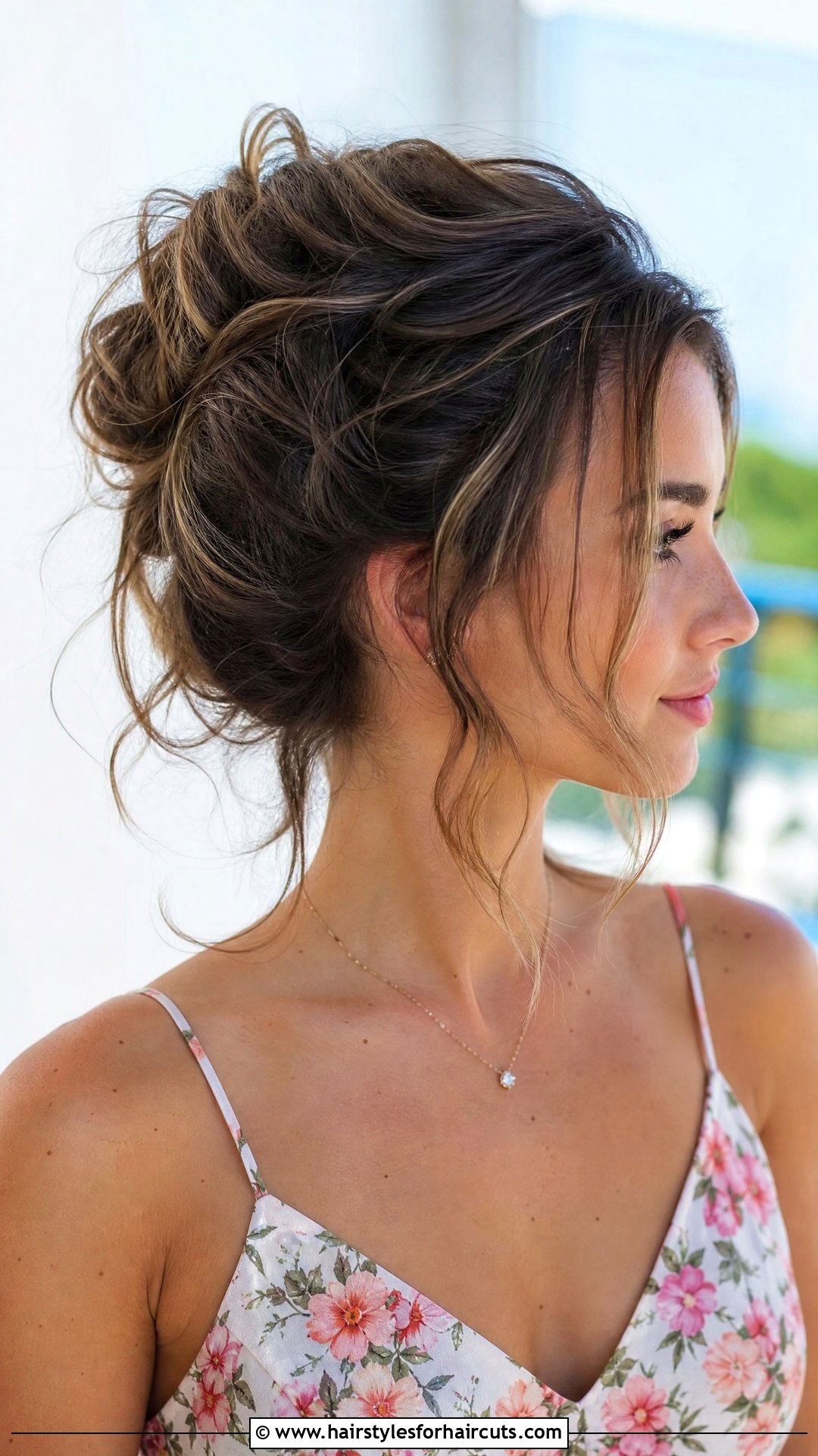 Messy Updo - 25 gems in hairstyles - 25 gems in hairstyles