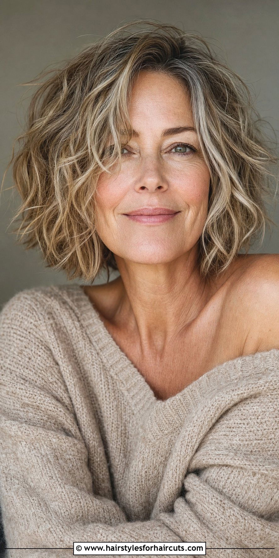 Messy Wavy Bob - 25 hairstyles for thick wavy hair over 50 - 25 hairstyles for thick wavy hair over 50