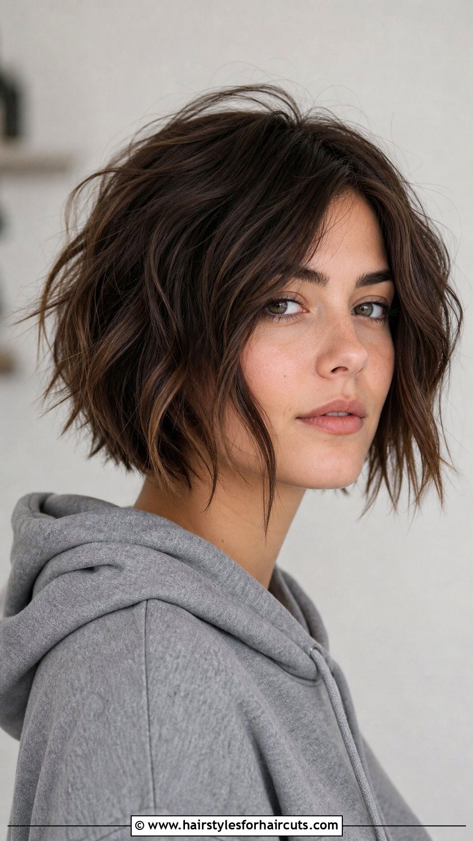 Messy Wavy Pixie Bob - 25 good short haircuts for wavy hair - 25 good short haircuts for wavy hair