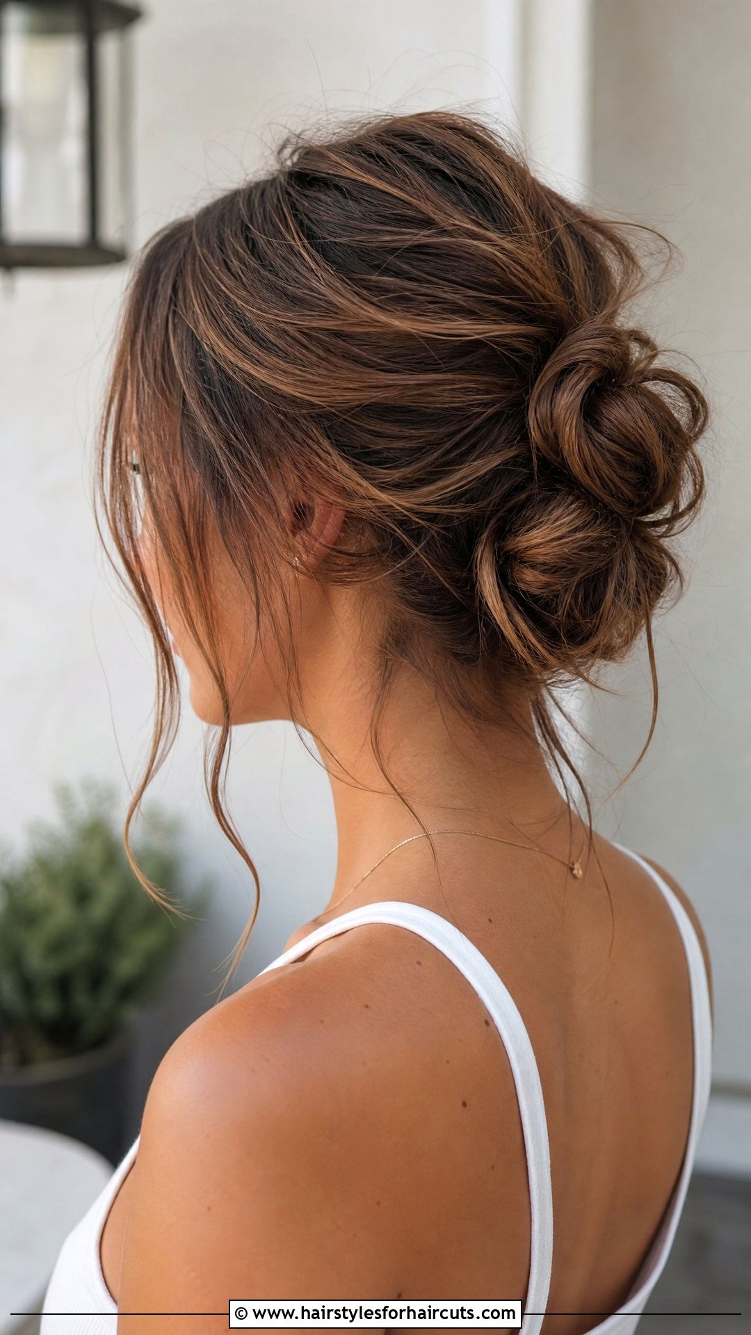 Messy Western Updo For Medium Hair - 25 western hairstyles for medium hair - 25 western hairstyles for medium hair