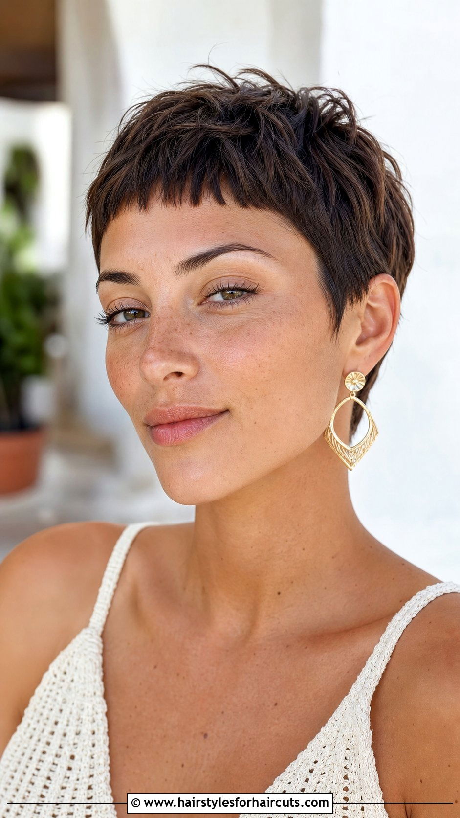 Micro Bang Pixie - 25 sassy short haircuts - 25 sassy short haircuts
