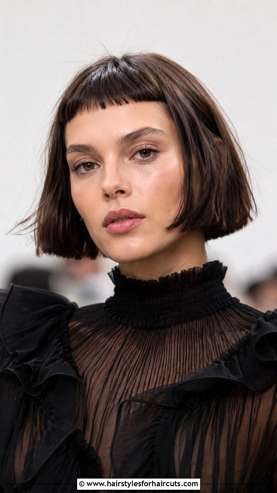 Micro Bangs Bob - 25 haircuts device - 25 haircuts device