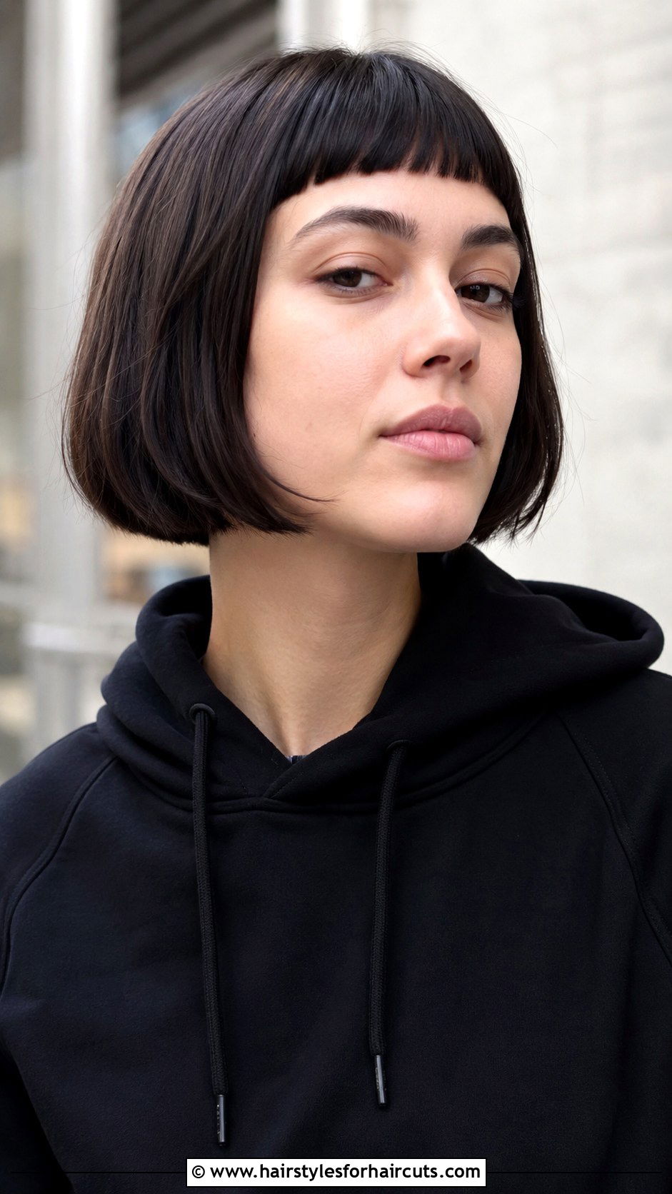 Micro Bangs Bob - 25 best haircuts for fine hair women - 25 best haircuts for fine hair women