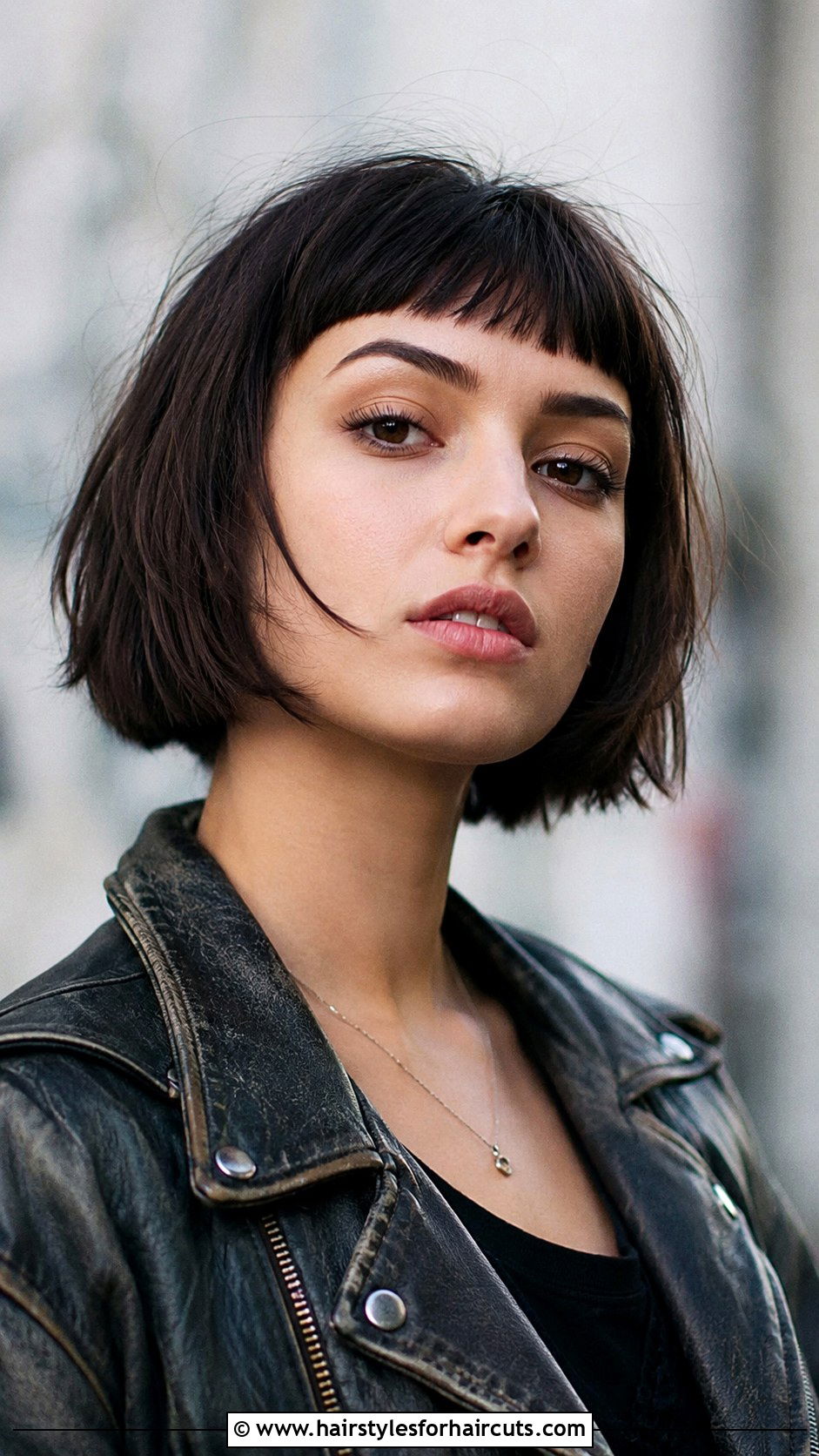 Micro Bangs Bob - 25 modern haircuts for women - 25 modern haircuts for women