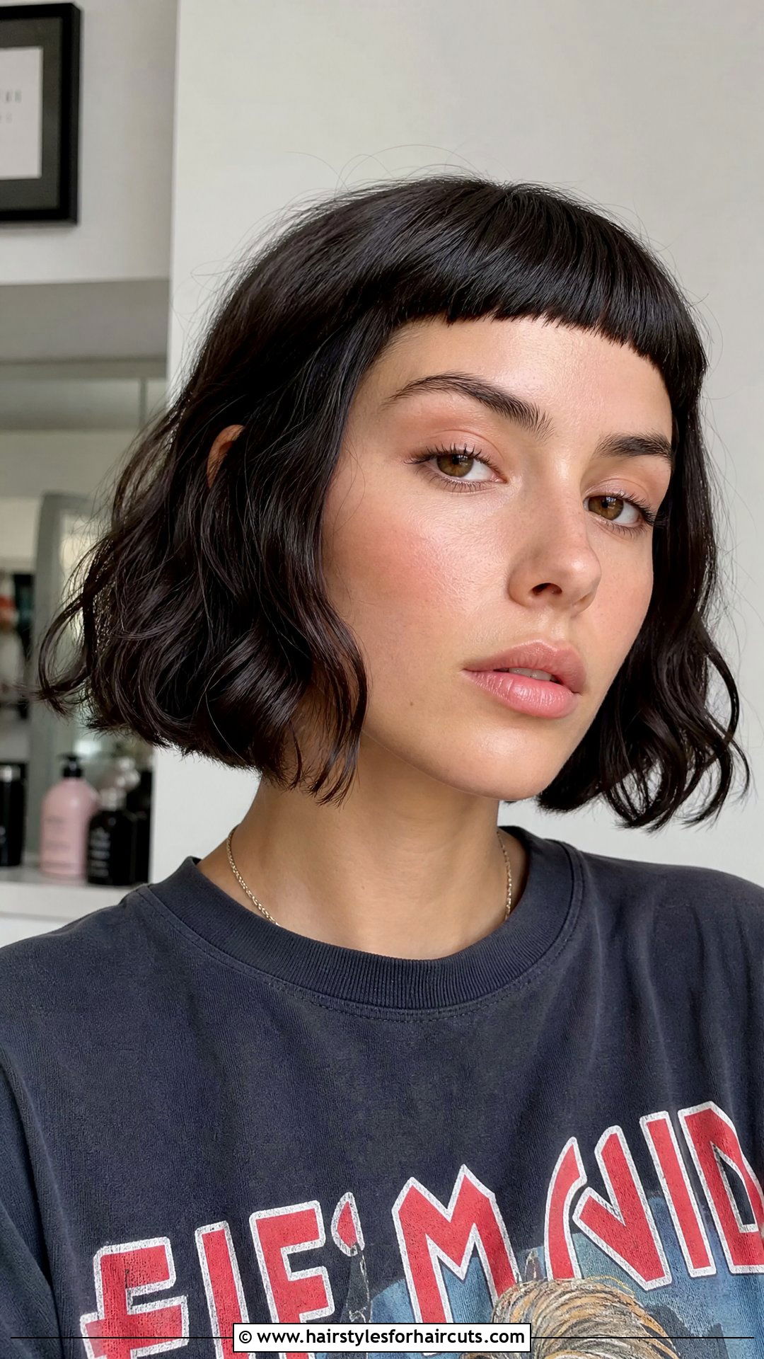 Micro Bangs Bob For 2A Wavy Hair - 25 haircuts for 2a wavy hair - 25 haircuts for 2a wavy hair