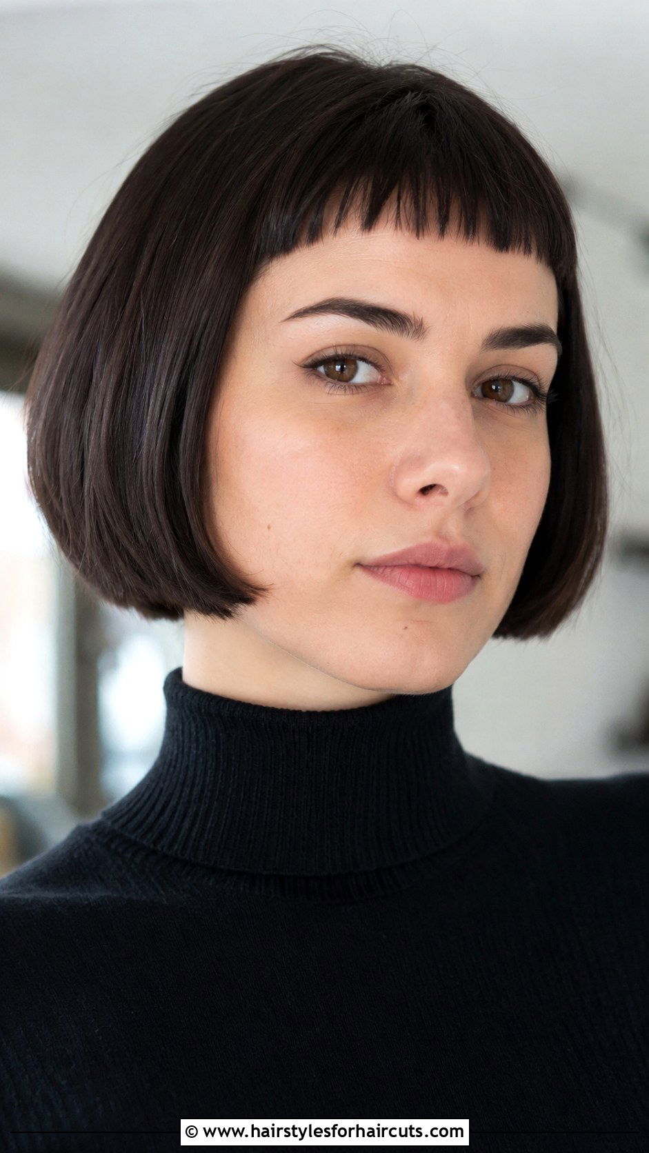 Micro Bangs Bob Haircut - 25 cute haircuts for shoulder length hair - 25 cute haircuts for shoulder length hair