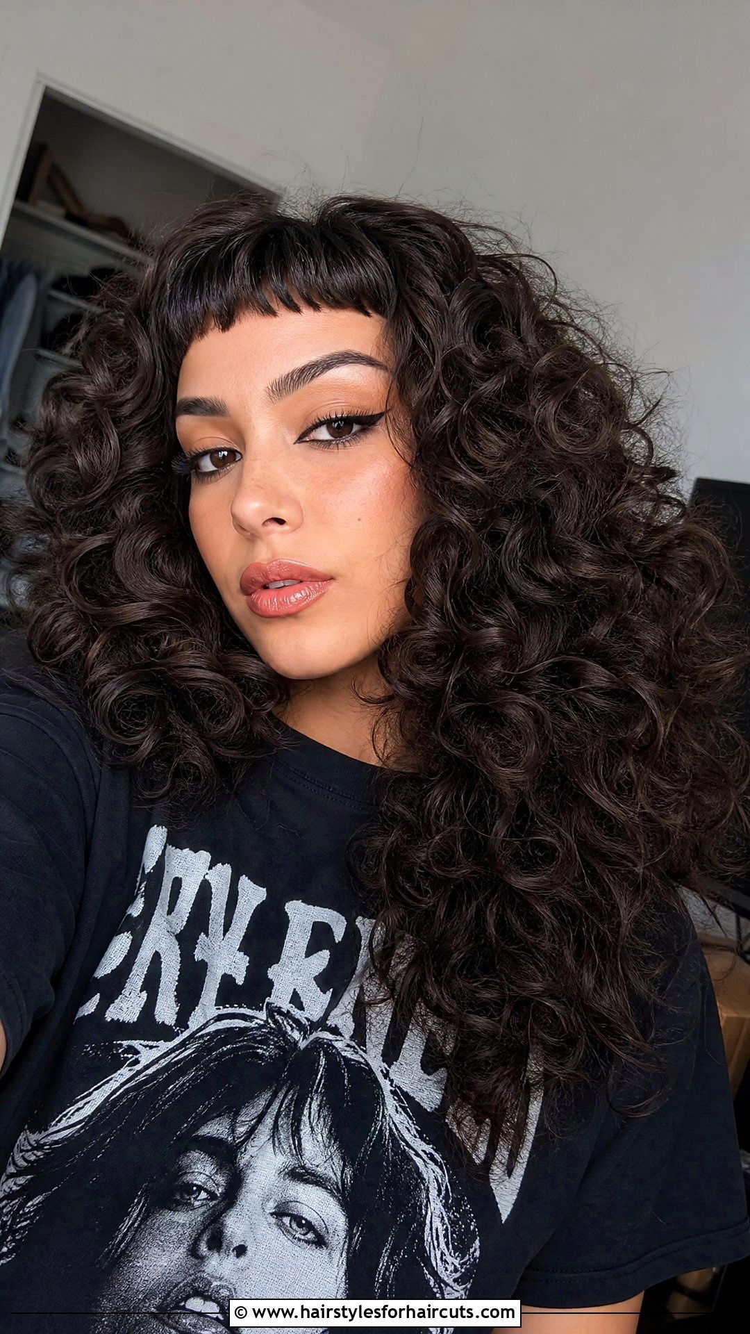 Micro Bangs Curly Hair - 25 hairstyles for women with thick curly hair - 25 hairstyles for women with thick curly hair