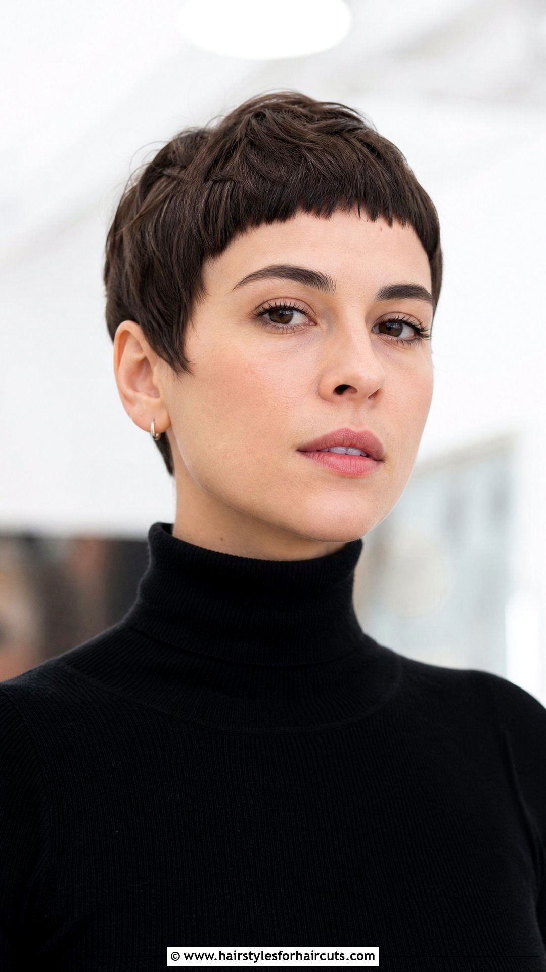 Micro Bangs Pixie Haircut - 25 pixie haircuts with bangs - 25 pixie haircuts with bangs
