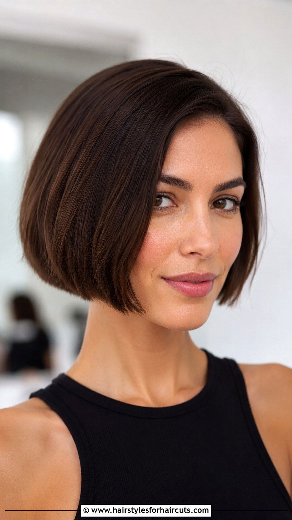 Micro Bob Chin Length - 25 chin-length haircuts for fine hair - 25 chin-length haircuts for fine hair
