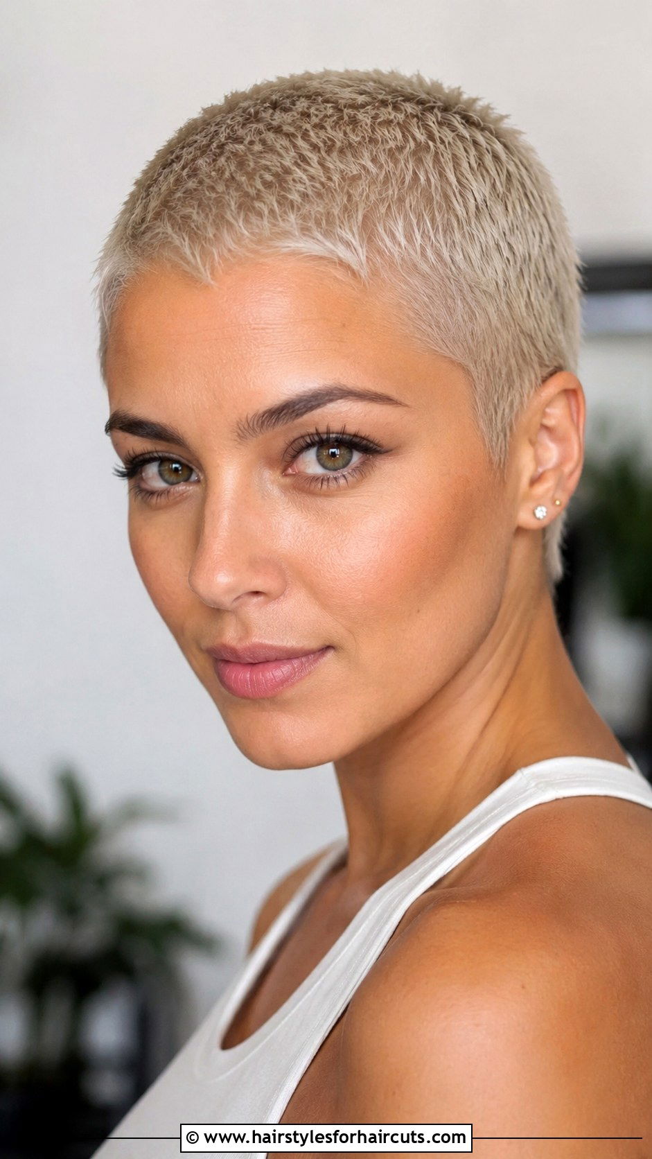 Micro Pixie Cut - 25 pixie short haircuts - 25 pixie short haircuts