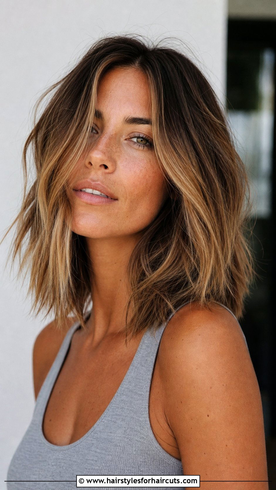 Mid Layer Textured Lob - 25 mid layer haircuts - 25 mid layer haircuts