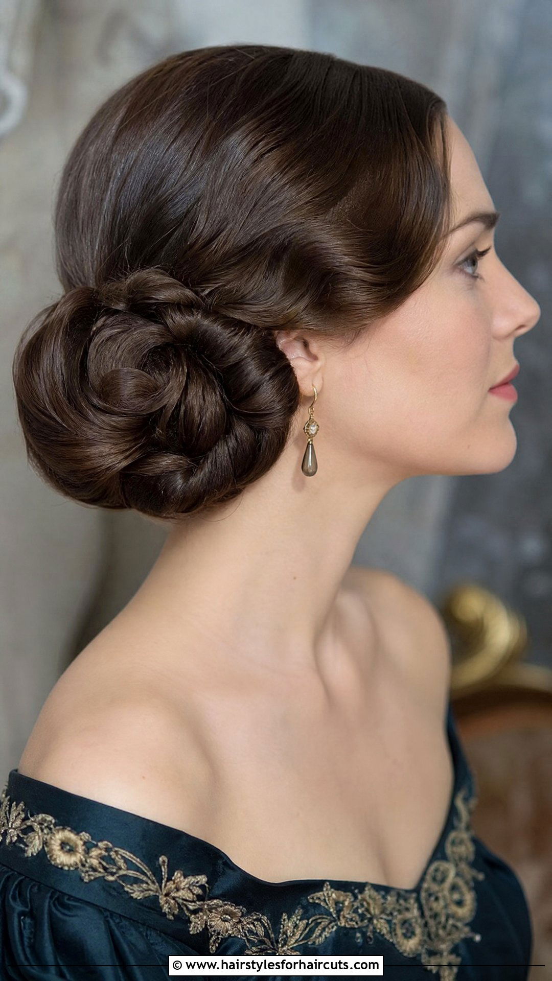 Mid Victorian Side Chignon - 25 long hair 1800s hairstyles - 25 long hair 1800s hairstyles