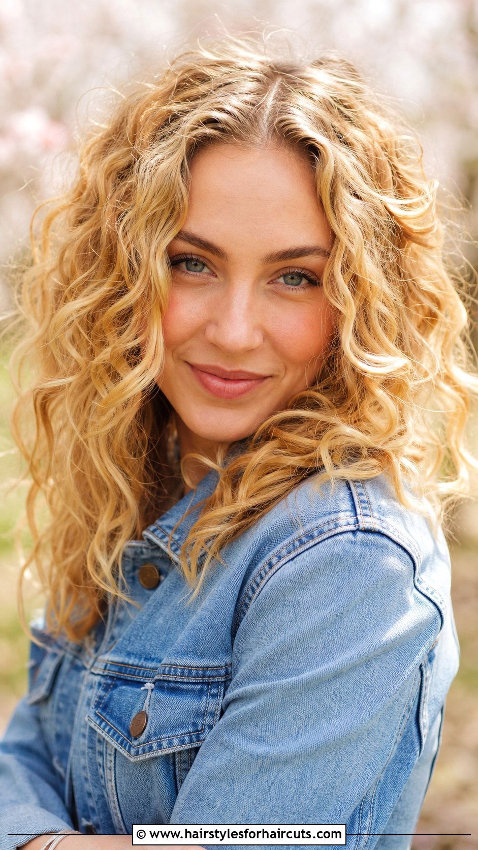 Middle Part Blonde Curly Hair - 25 middle part haircuts curly hair - 25 middle part haircuts curly hair