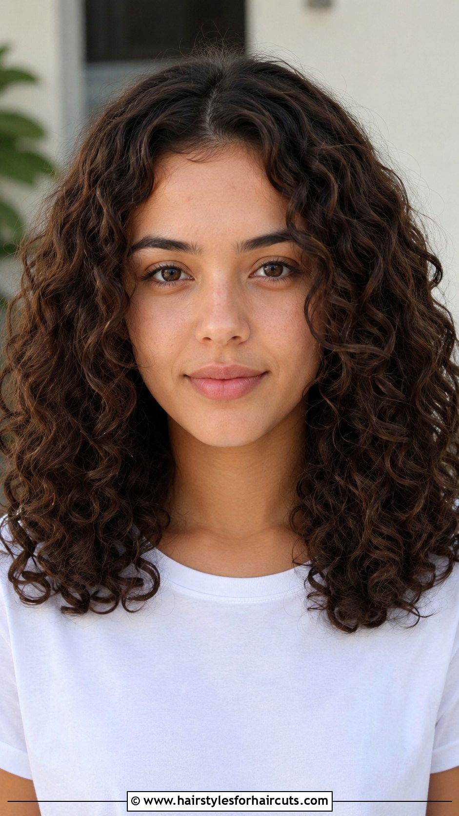 Middle Part Medium Curly Hair - 25 curly hairstyles for girls with medium hair - 25 curly hairstyles for girls with medium hair