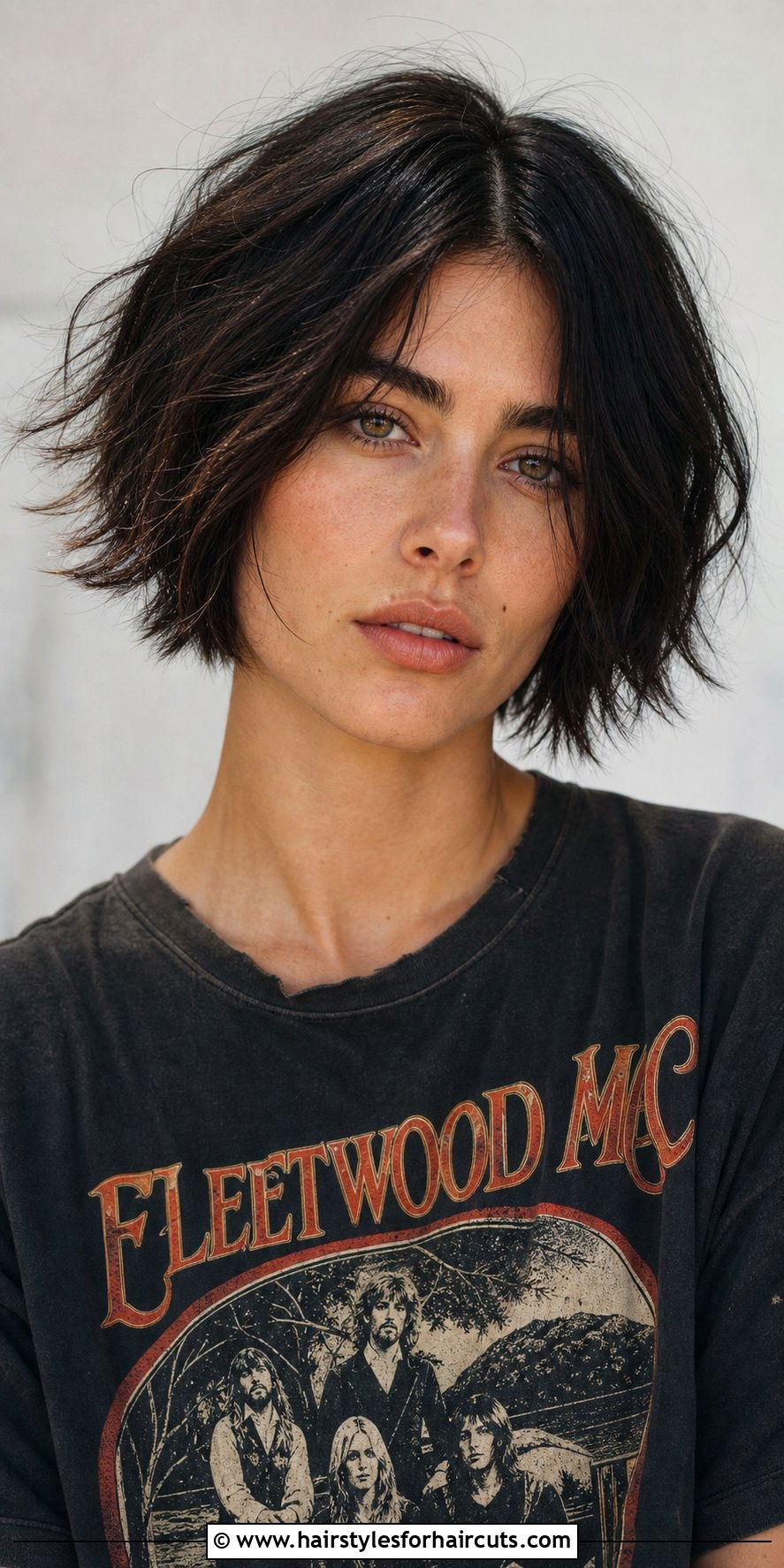 Middle Part Short Shag - 25 middle part haircuts - 25 middle part haircuts