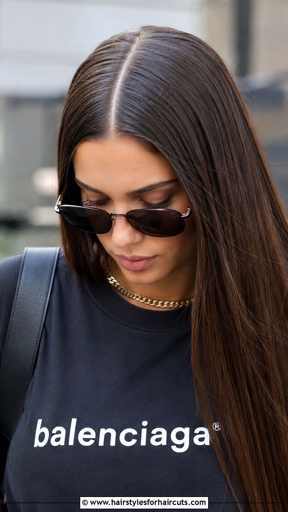 Middle Part Straight Down Hairstyle - 25 down hairstyles - 25 down hairstyles