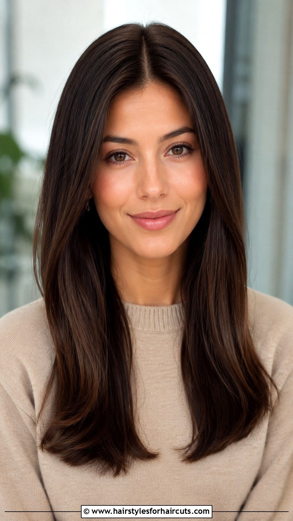 Middle Part Straight Hair - 25 hairstyles straight hair women - 25 hairstyles straight hair women
