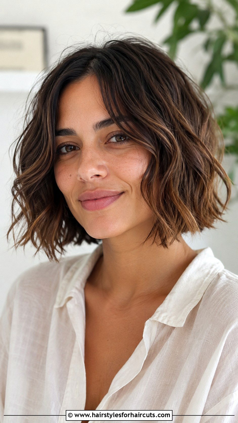 Middle Part Wavy Bob - 25 middle part hairstyles - 25 middle part hairstyles