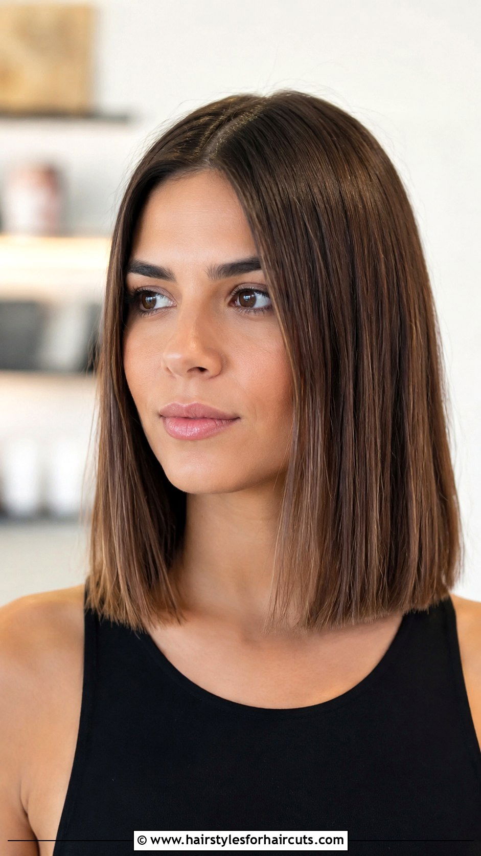 Middle Parted Bob for Thin Hair - 25 medium cut hairstyles for thin hair - 25 medium cut hairstyles for thin hair