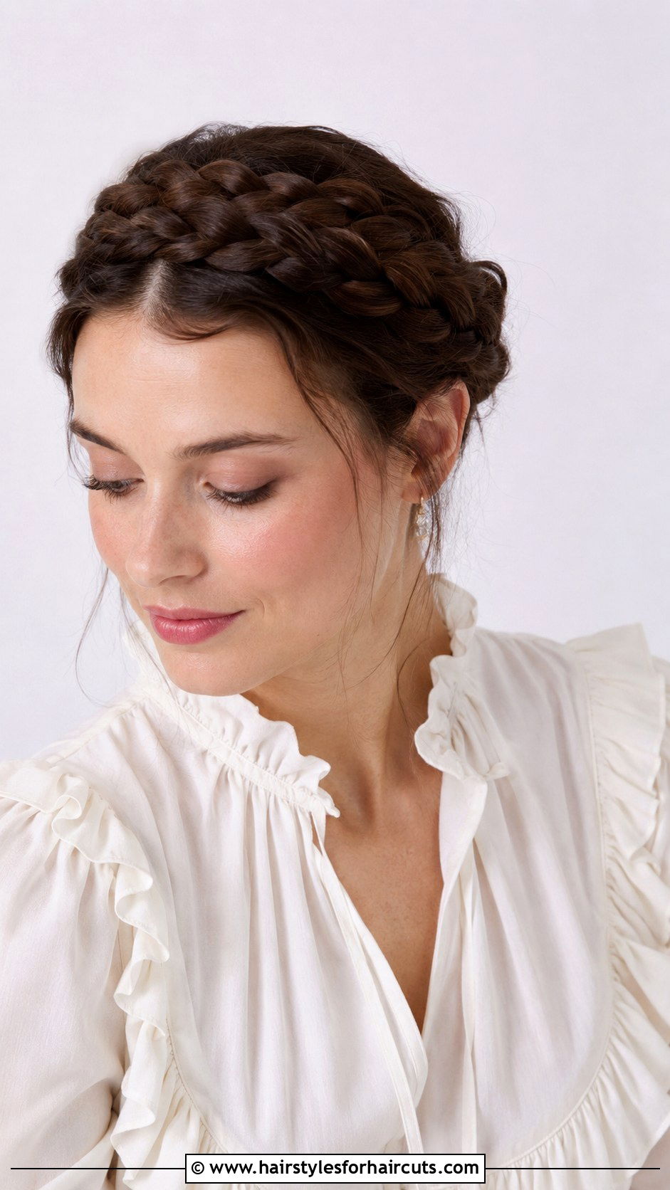 Milkmaid Braid Updo - 25 1940s hairstyles - 25 1940's hairstyles