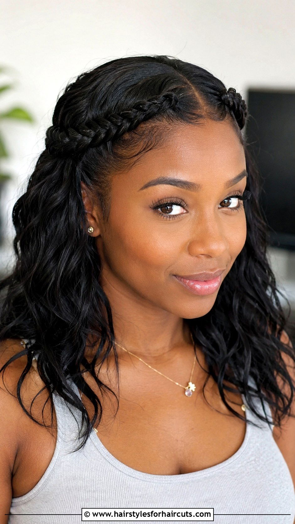 Mini Braid Tuck For Wavy Hair - 25 easy hairstyles for medium wavy hair - 25 easy hairstyles for medium wavy hair