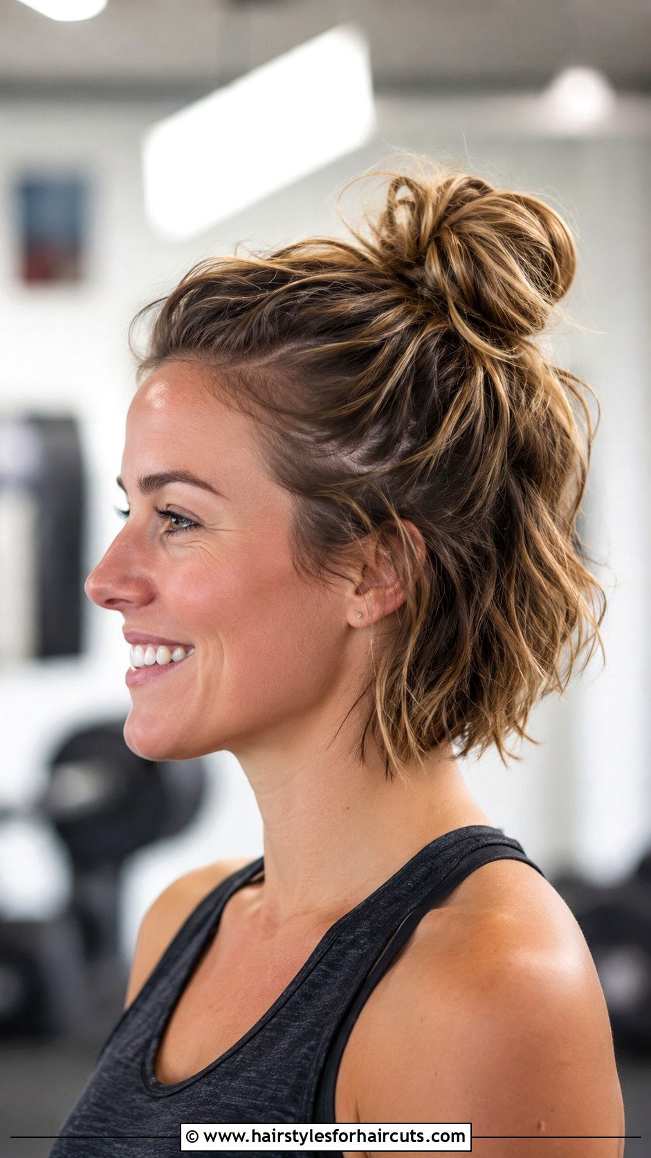 Mini Bun On Short Wavy Hair - 25 easy hairstyles for short wavy hair - 25 easy hairstyles for short wavy hair