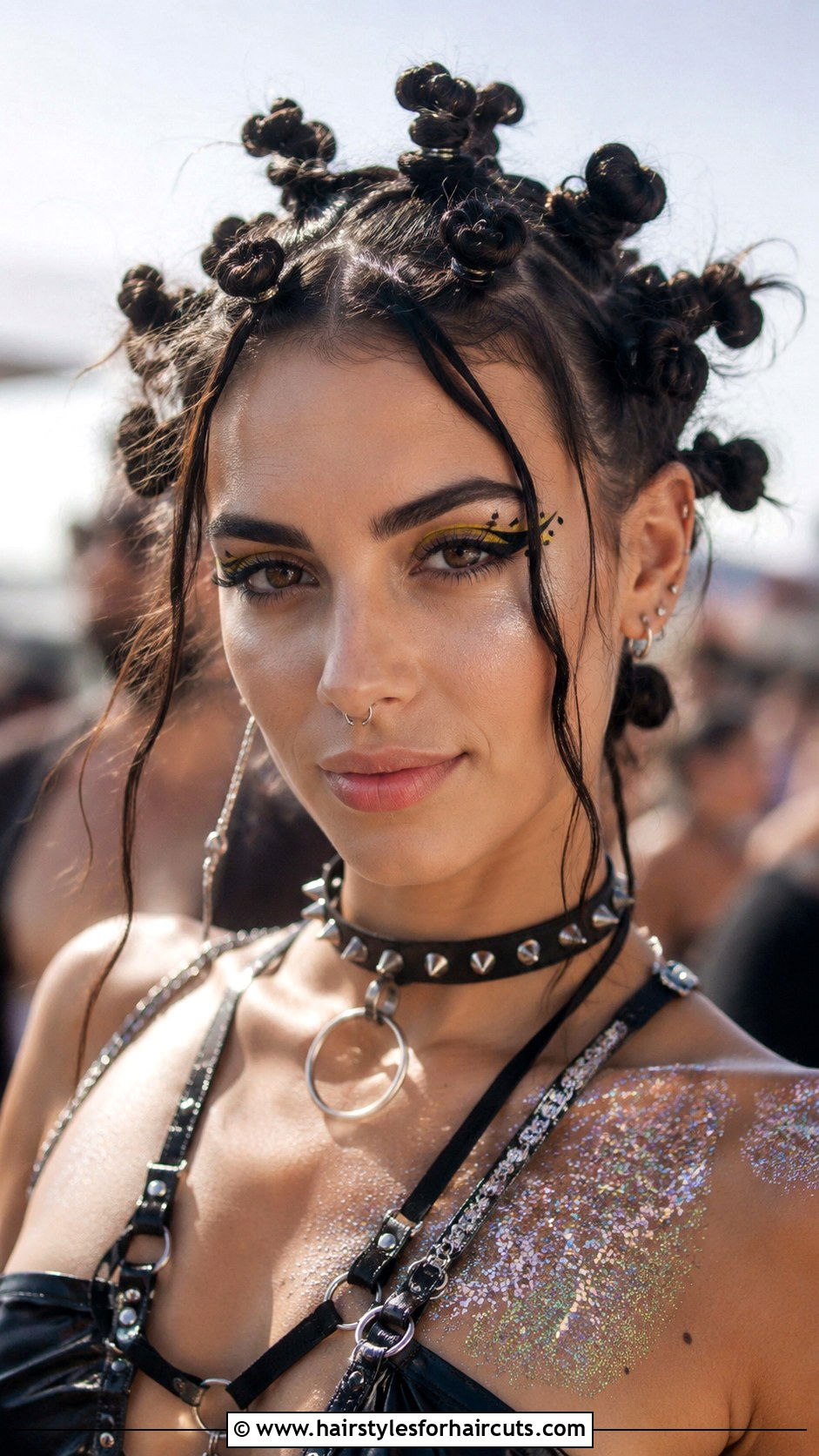Mini Buns Cluster Hairstyle - 25 easy bun hairstyles for medium hair - 25 easy bun hairstyles for medium hair