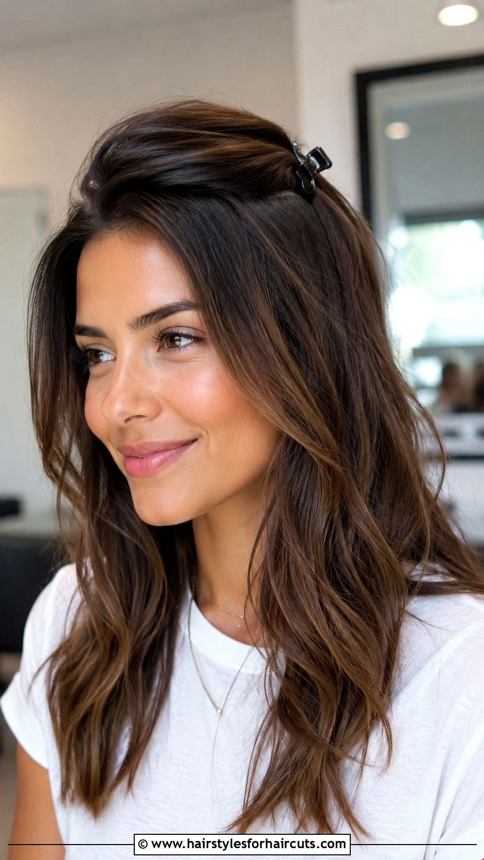 Mini Claw Clip Pinned Back Bangs - 25 mini claw clip hairstyles for short hair - 25 mini claw clip hairstyles for short hair