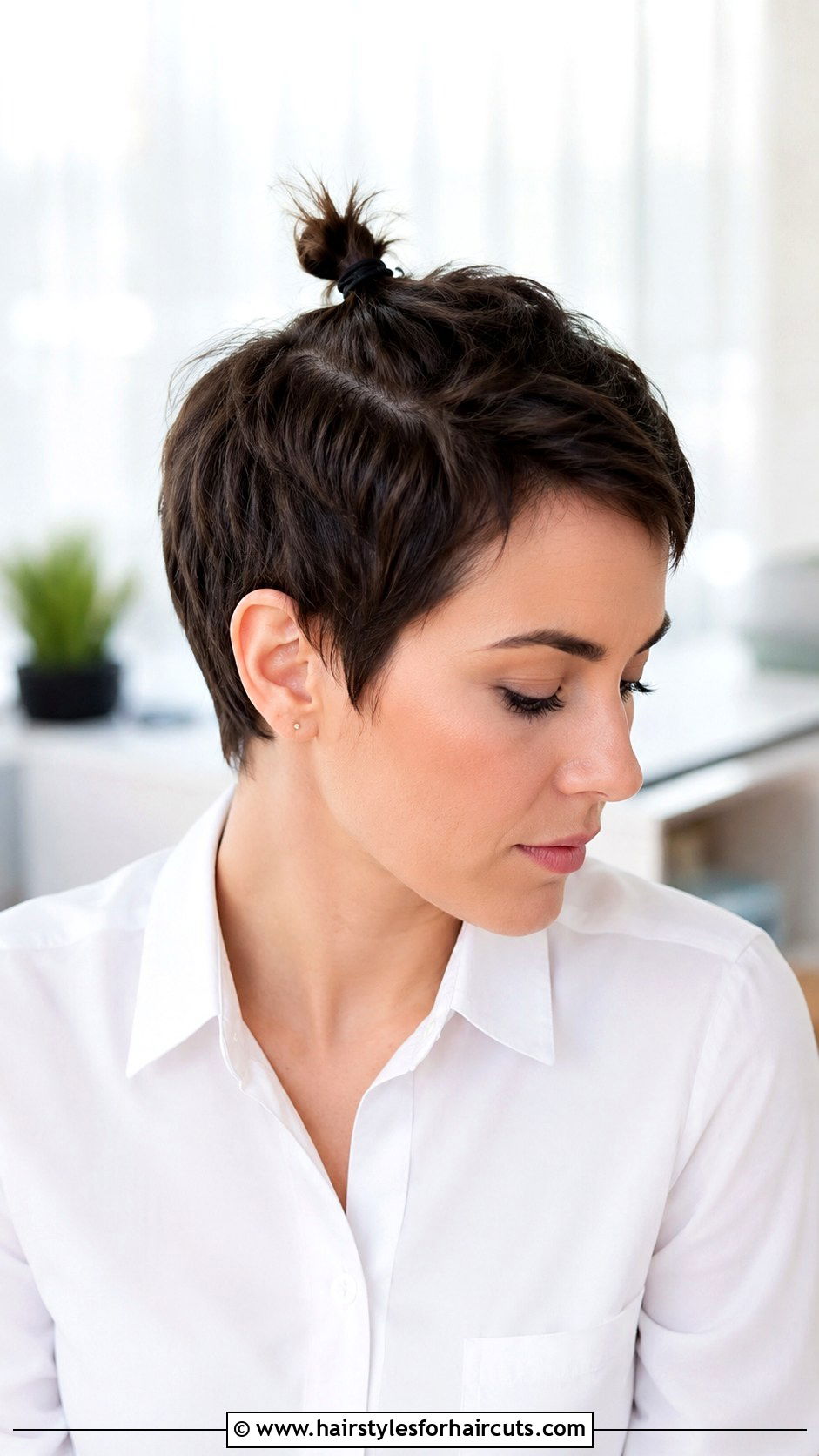 Mini Top Knot Short Hair - 25 cute bun hairstyles for short hair - 25 cute bun hairstyles for short hair