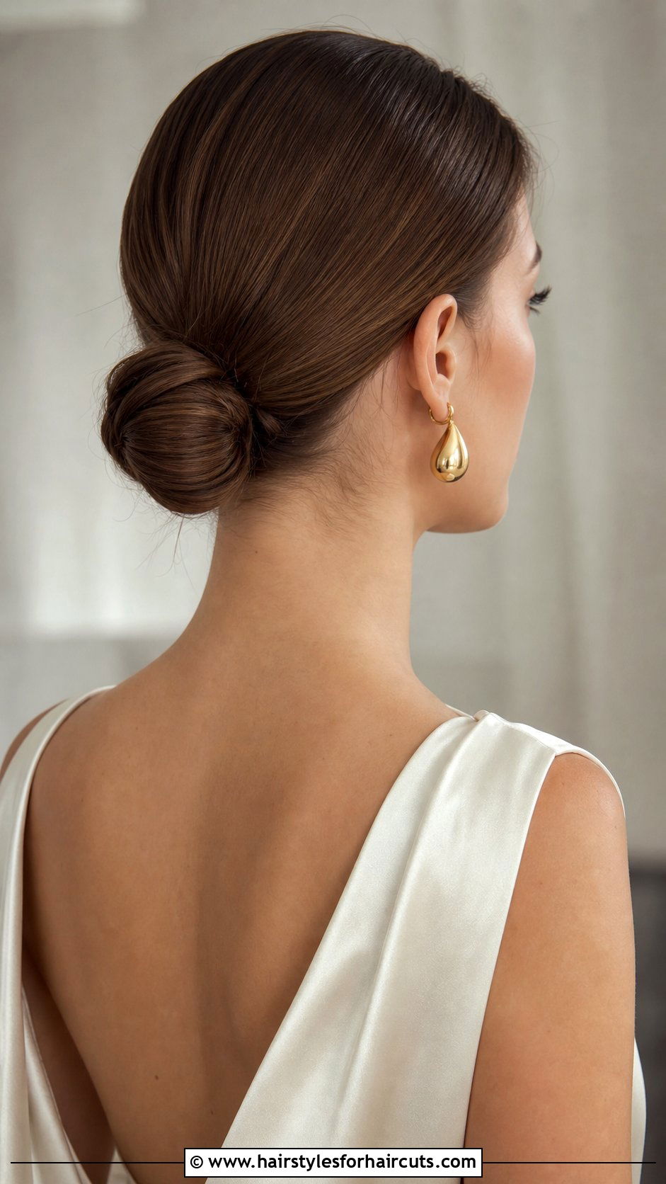 Minimalist Low Bun Updo - 25 wedding hairstyles up - 25 wedding hairstyles up