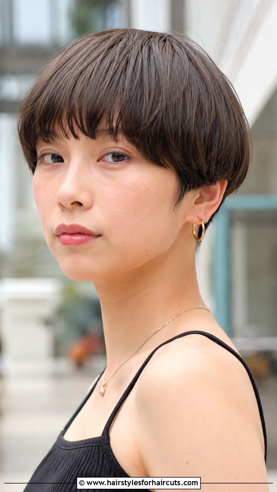 Modern Bowl Cut - 25 short hairstyles for summer - 25 short hairstyles for summer