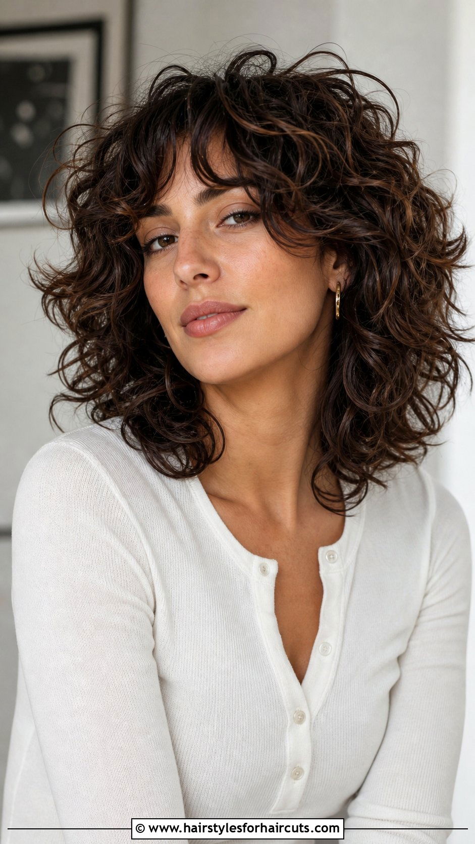 Modern Curly Shag - 25 short shaggy haircuts for curly hair - 25 short shaggy haircuts for curly hair