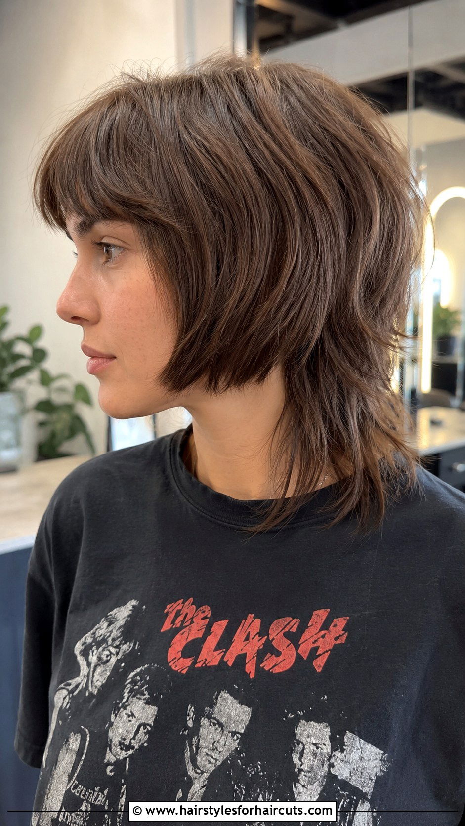 Modern Mullet Bob - 25 edgy hairstyles for medium hair - 25 edgy hairstyles for medium hair