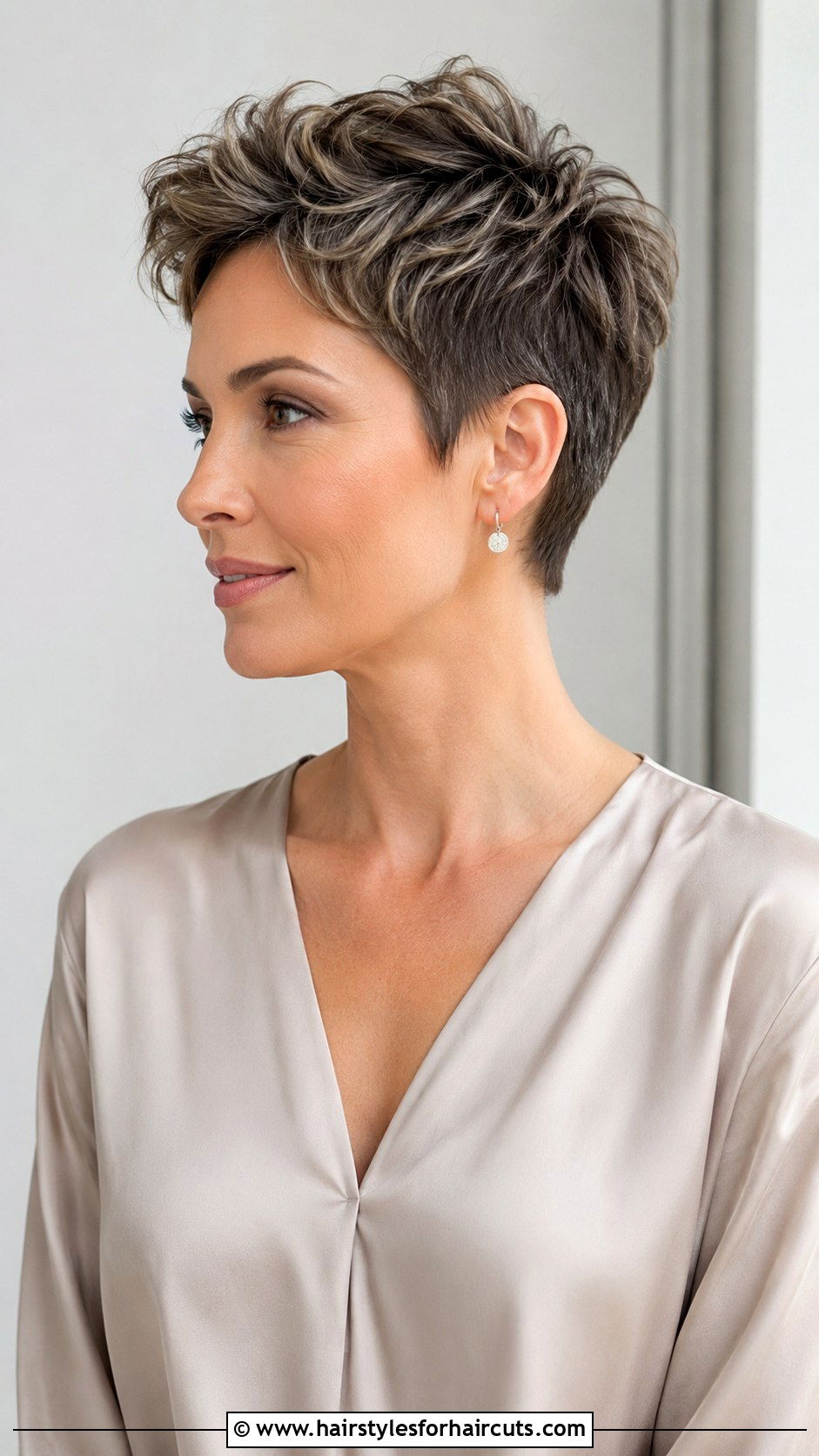 Modern Pixie Cut - 25 40s hairstyles - 25 40s hairstyles