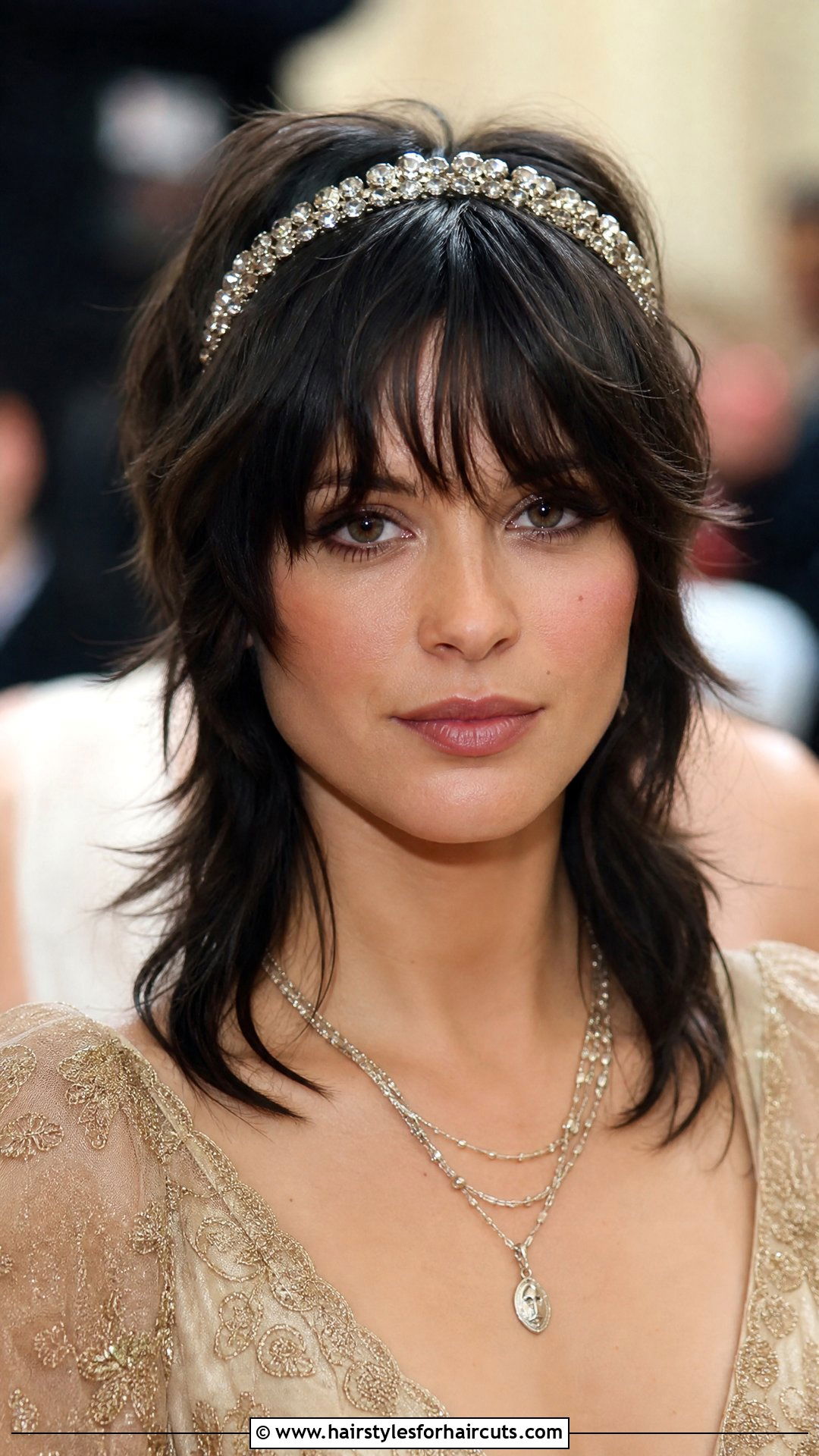 Modern Shag Cut With Headband - 25 wedding hairstyles short hair - 25 wedding hairstyles short hair