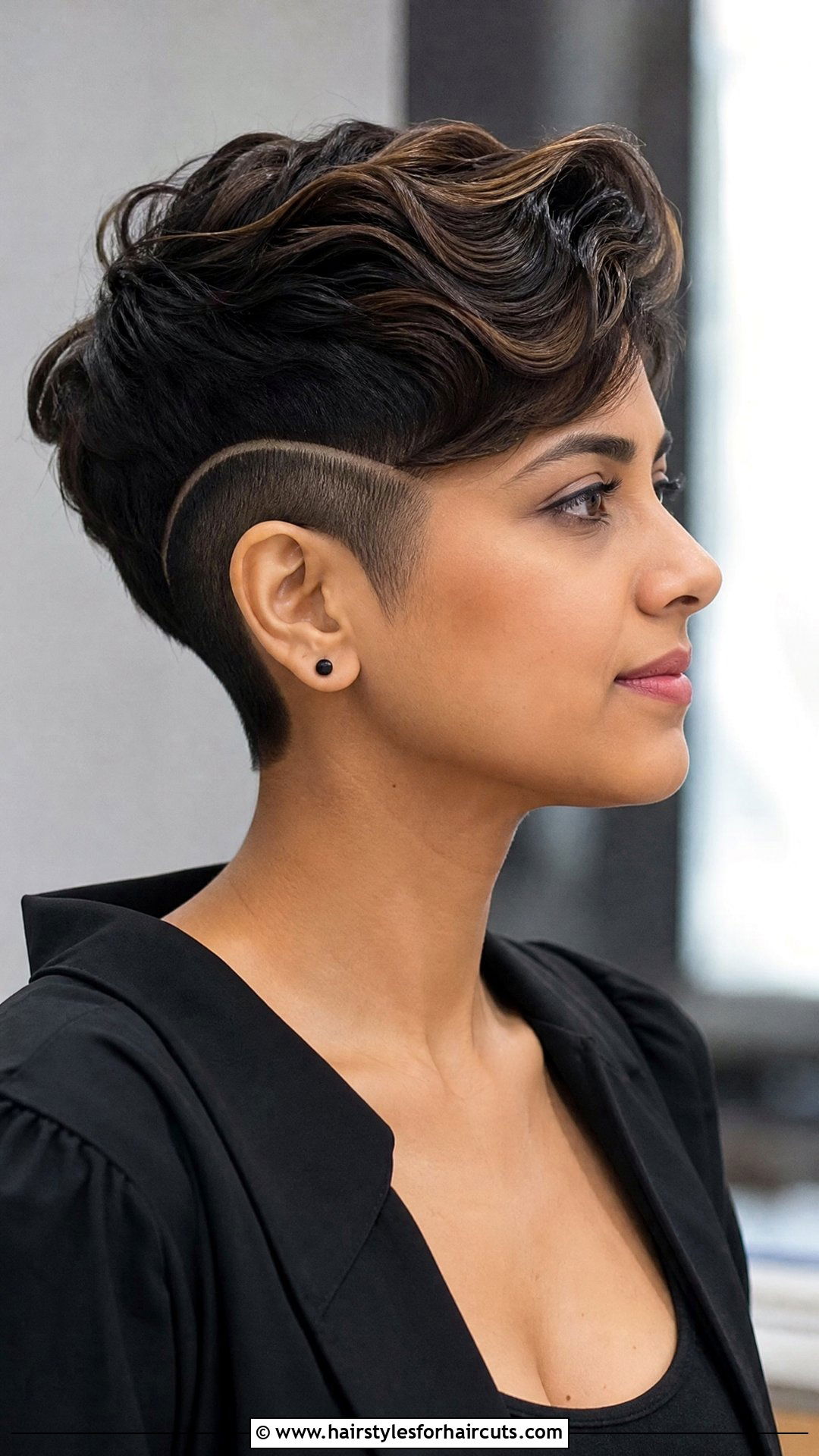 Modern Wedge Haircut - 25 wedge haircuts for wavy hair - 25 wedge haircuts for wavy hair