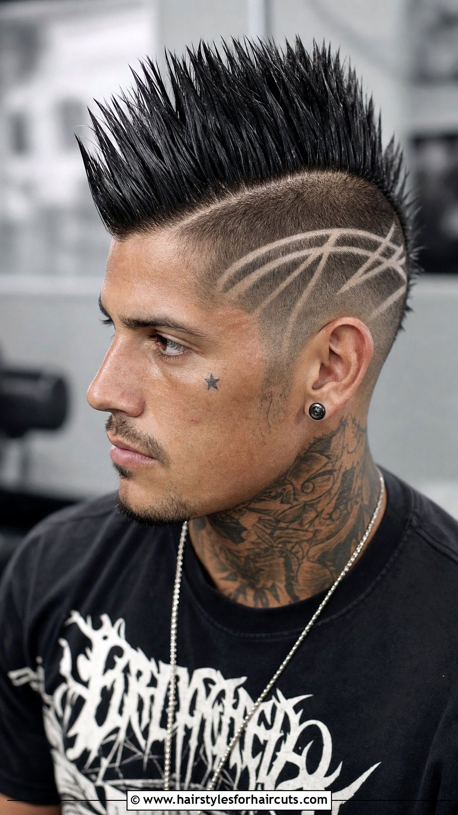 Mohawk With Line Design - 25 line in haircuts - 25 line in haircuts