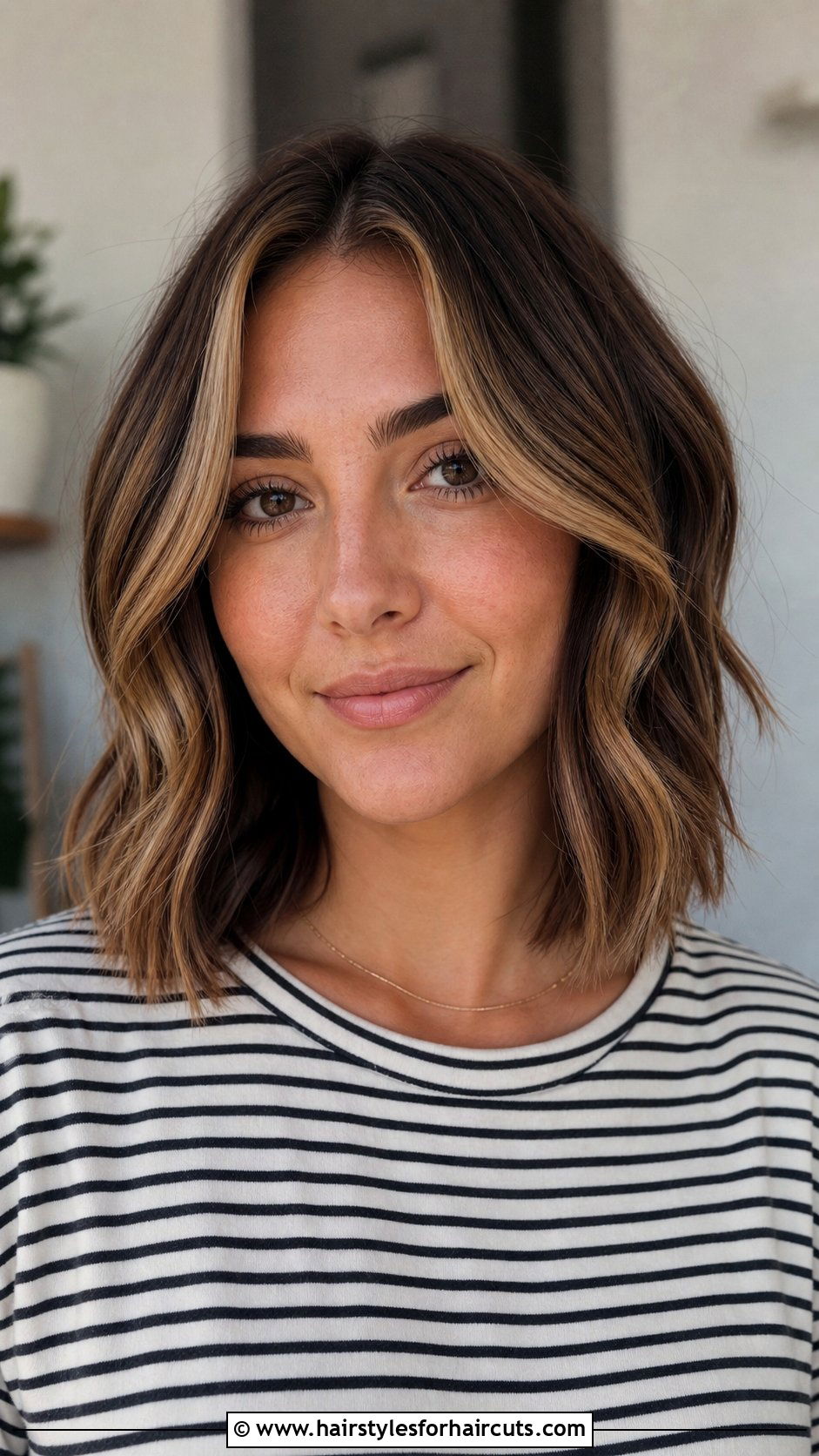 Money Piece On Medium Length Hair - 25 money piece hairstyles - 25 money piece hairstyles